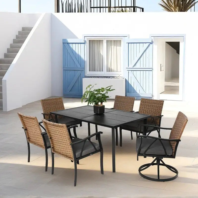 Ensemble de patio en osier 7 pièces - Comprend 2 fauteuils à bascule pivotants, 4 chaises (toutes avec coussins amovibles) et une table.