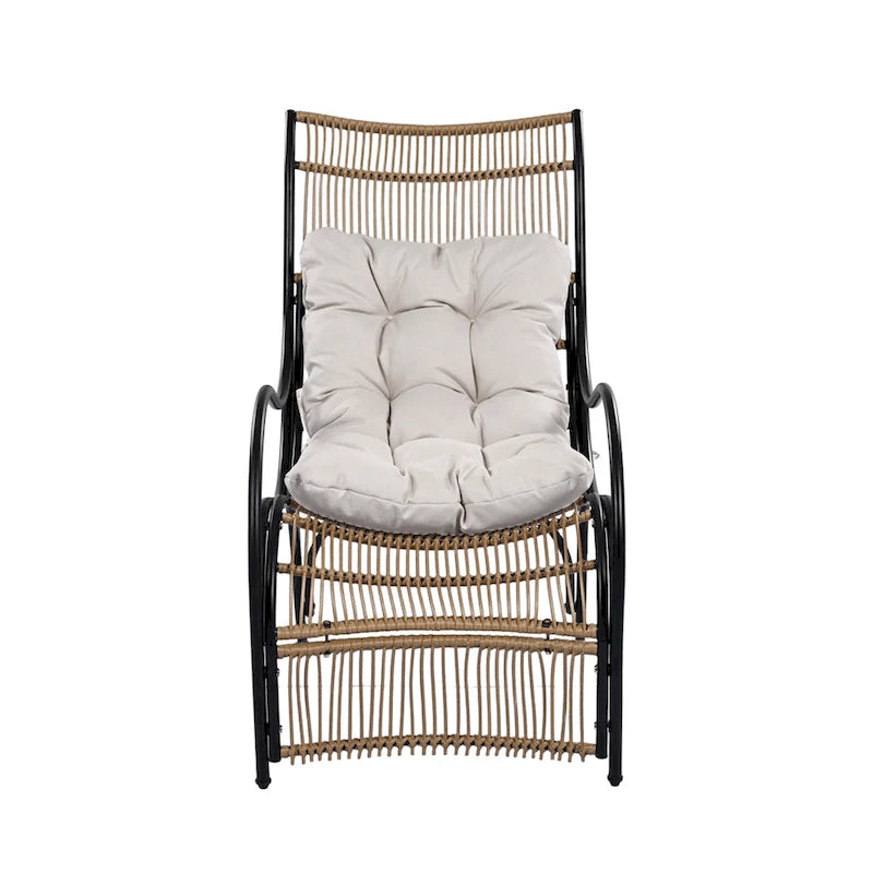 Ensemble de mobilier de jardin Roomfitters 3 pièces en résine tressée avec fauteuil, pouf et coussins pour terrasse ou jardin.