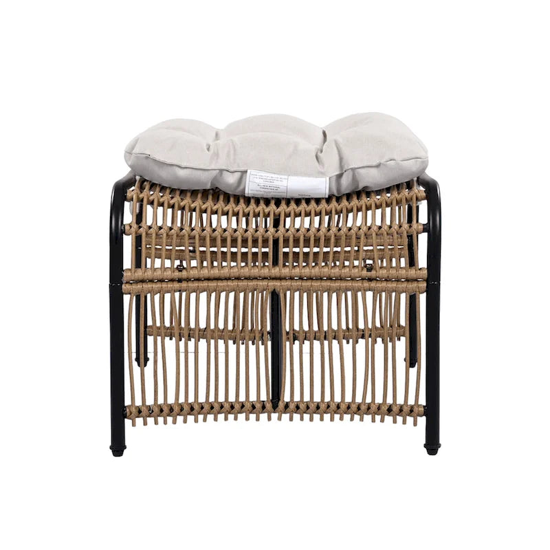 Ensemble de mobilier de jardin Roomfitters 3 pièces en résine tressée avec fauteuil, pouf et coussins pour terrasse ou jardin.
