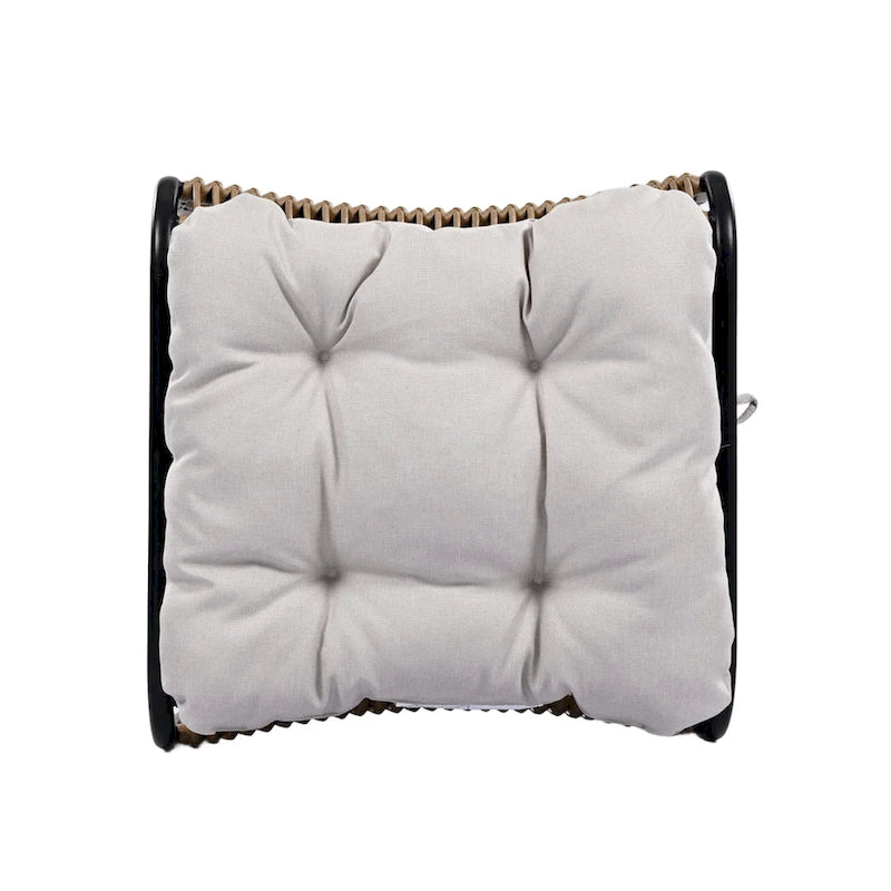 Ensemble de mobilier de jardin Roomfitters 3 pièces en résine tressée avec fauteuil, pouf et coussins pour terrasse ou jardin.