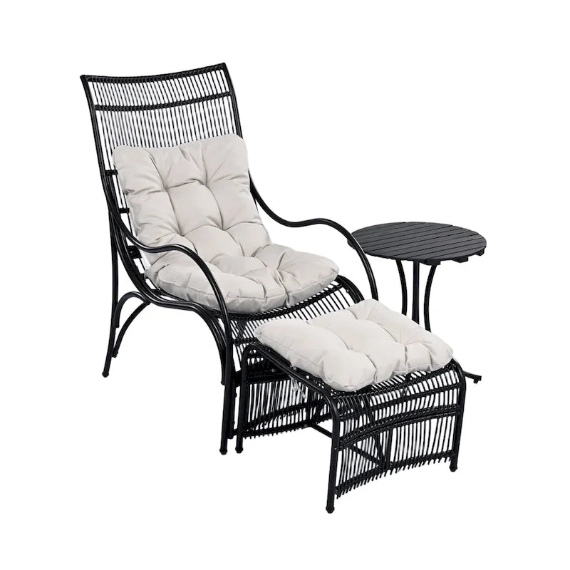 Ensemble de mobilier de jardin Roomfitters 3 pièces en résine tressée avec fauteuil, pouf et coussins pour terrasse ou jardin.