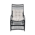 Ensemble de mobilier de jardin Roomfitters 3 pièces en résine tressée avec fauteuil, pouf et coussins pour terrasse ou jardin.