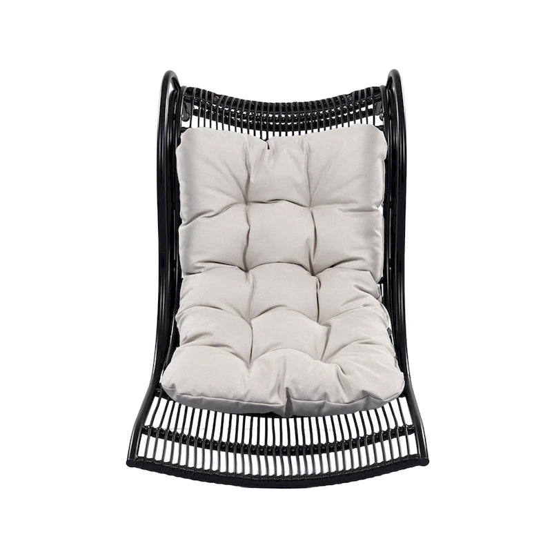 Ensemble de mobilier de jardin Roomfitters 3 pièces en résine tressée avec fauteuil, pouf et coussins pour terrasse ou jardin.
