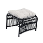 Ensemble de mobilier de jardin Roomfitters 3 pièces en résine tressée avec fauteuil, pouf et coussins pour terrasse ou jardin.