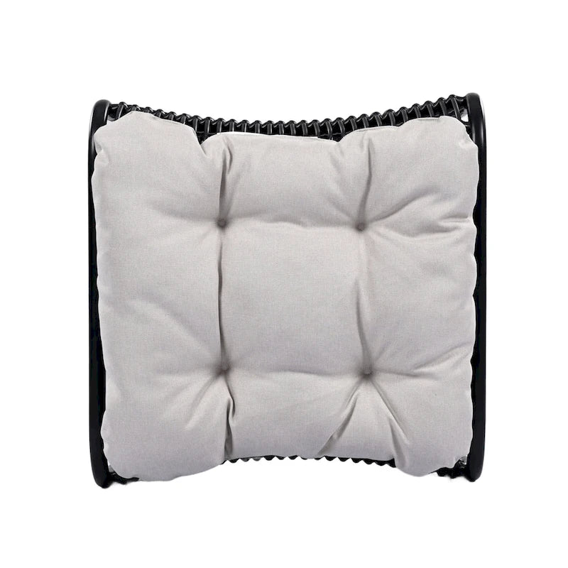 Ensemble de mobilier de jardin Roomfitters 3 pièces en résine tressée avec fauteuil, pouf et coussins pour terrasse ou jardin.