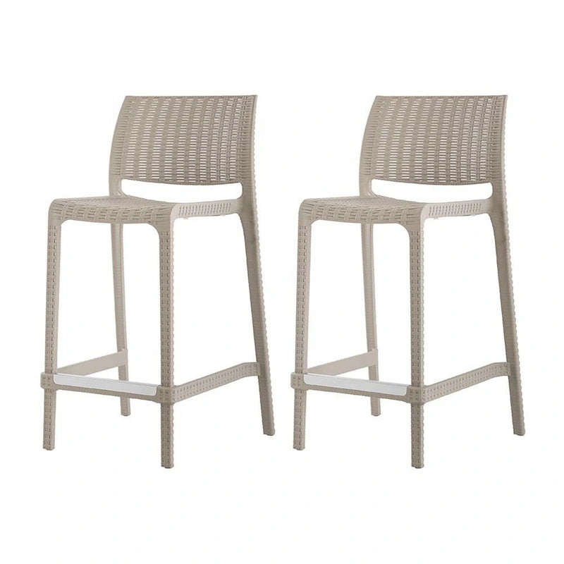 Ensemble de quatre chaises de bar d'extérieur HomeRoots, 26 pouces, en plastique robuste imitation rotin taupe, dossier bas, hauteur comptoir