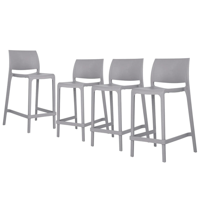 Ensemble de quatre chaises de bar d'extérieur HomeRoots, 26 pouces, en plastique gris robuste, dossier bas, hauteur comptoir