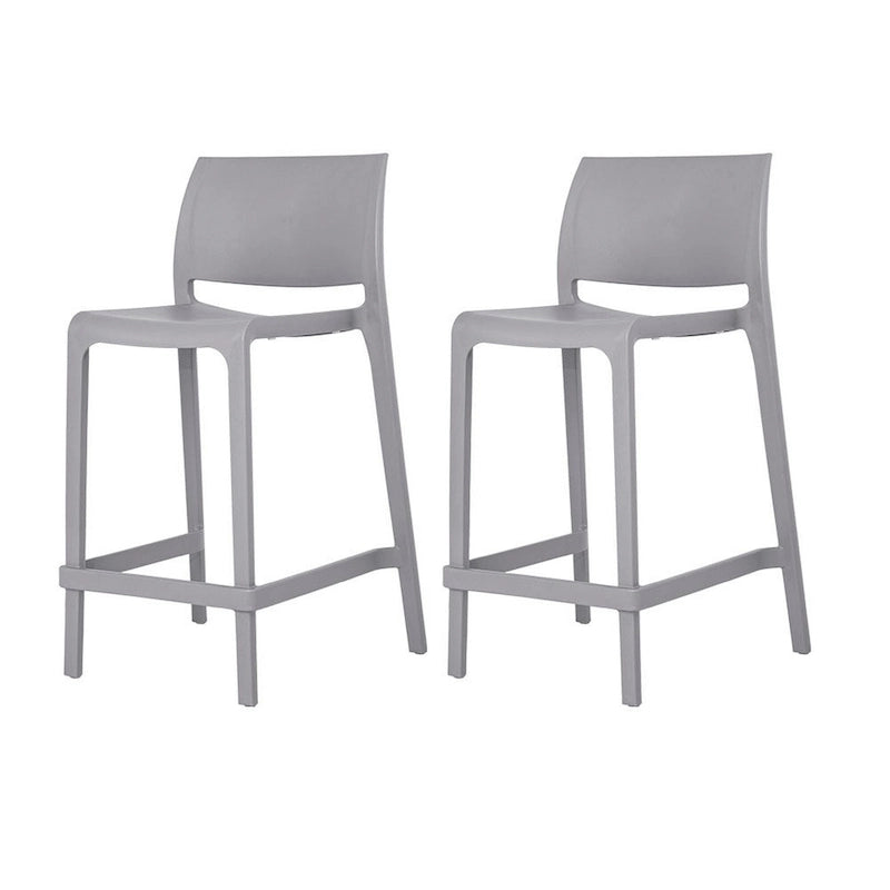 Ensemble de quatre chaises de bar d'extérieur HomeRoots, 26 pouces, en plastique gris robuste, dossier bas, hauteur comptoir