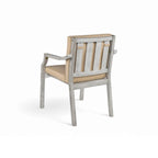 Ensemble de salle à manger d'extérieur pour 4 personnes, en bois, avec trou pour parasol et coussins amovibles, idéal pour terrasse et jardin.