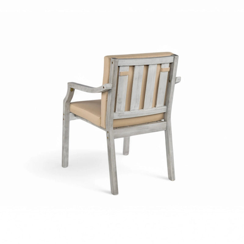Ensemble de salle à manger d'extérieur pour 4 personnes, en bois, avec trou pour parasol et coussins amovibles, idéal pour terrasse et jardin.