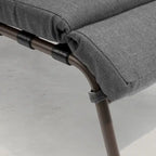 Chaise longue d'extérieur réglable avec coussin et table d'appoint