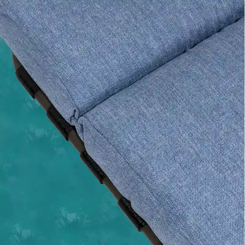 Chaise longue d'extérieur réglable avec coussin et table d'appoint