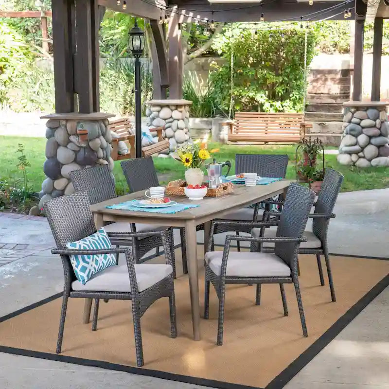 Ensemble de salle à manger rectangulaire en bois 7 pièces Talbot Outdoor avec coussins par Christopher Knight Home