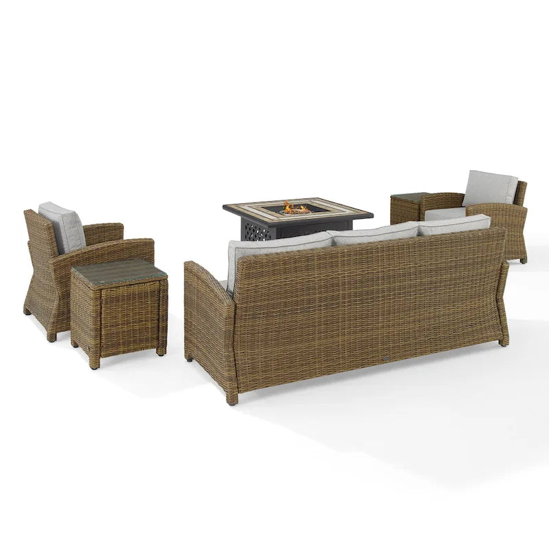 Ensemble de canapés d'extérieur en résine tressée Crosley Bradenton 5 pièces avec table de feu