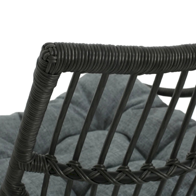 Ensemble fauteuil et table d'appoint d'extérieur en osier Caryl avec coussin, par Christopher Knight Home