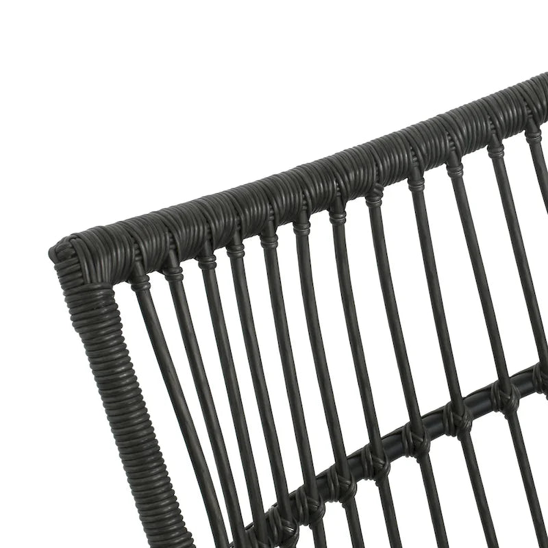 Ensemble fauteuil et table d'appoint d'extérieur en osier Caryl avec coussin, par Christopher Knight Home