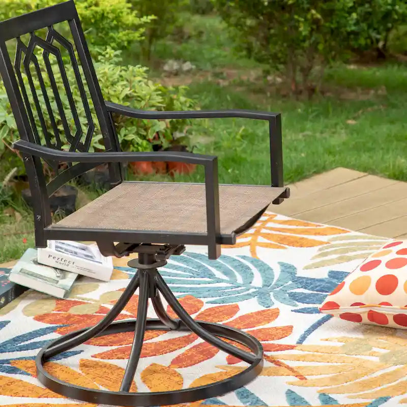 Ensemble de salle à manger d'extérieur 5 pièces, comprenant 4 chaises pivotantes à assise suspendue et une table carrée multifonctionnelle en métal de 94 cm (37 po) avec trou pour parasol de 4 cm (1,57 po), utilisable à l'intérieur comme à l'extérieur.
