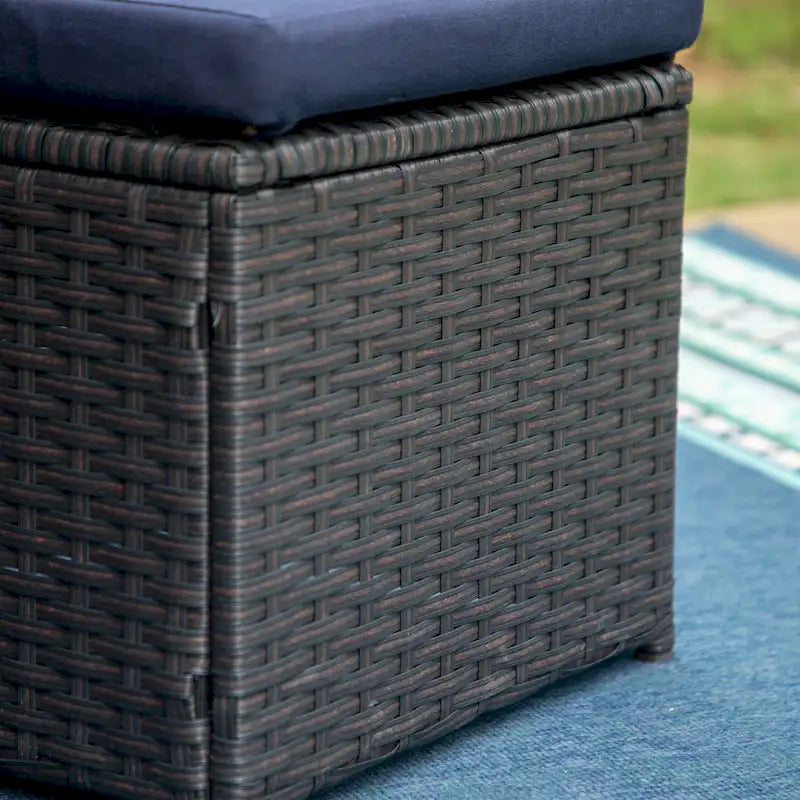 Ensemble table et pouf de jardin PHI VILLA avec coussins