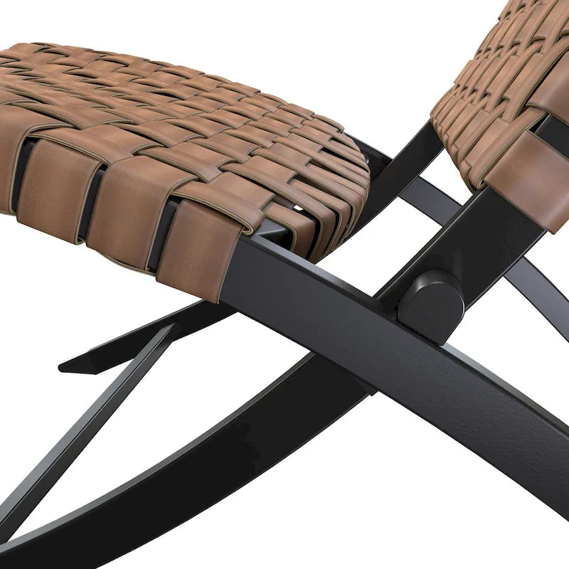 Ensemble de mobilier de patio en rotin 3 pièces comprenant des chaises longues pliables en osier et une table basse pour l'extérieur, le jardin, la pelouse ou le balcon.