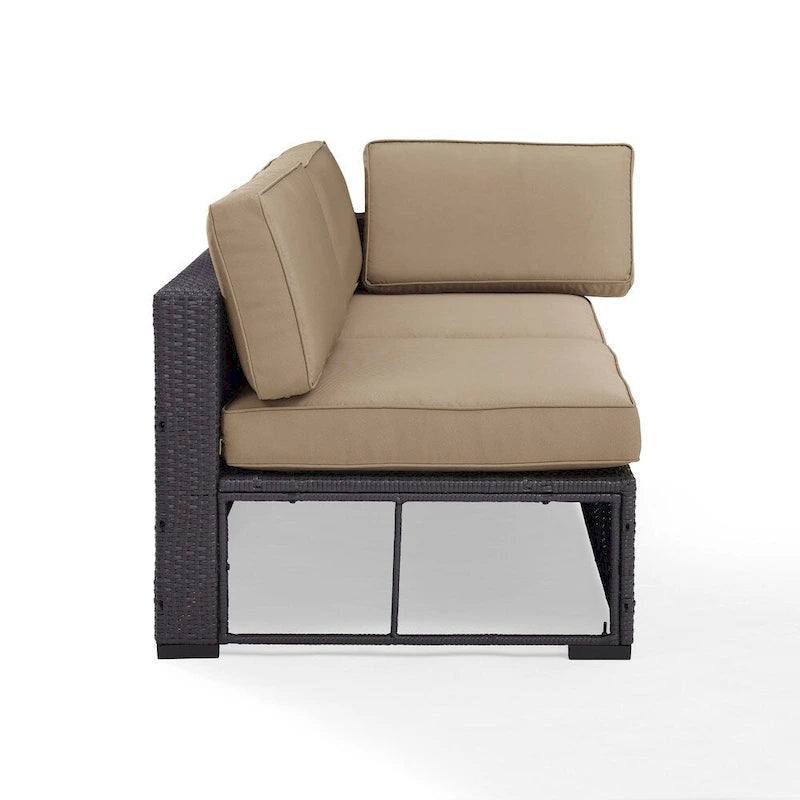 Canapé deux places Crosley Biscayne avec accoudoirs intégrés et coussins blancs