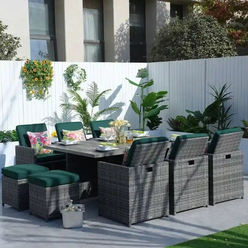 Ensemble de salle à manger de patio en aluminium et résine tressée 11 pièces avec chaises et poufs