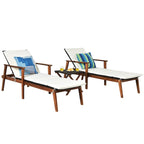 Ensemble de 3 chaises longues de patio en rotin Costway avec table pliante et méridienne en bois.