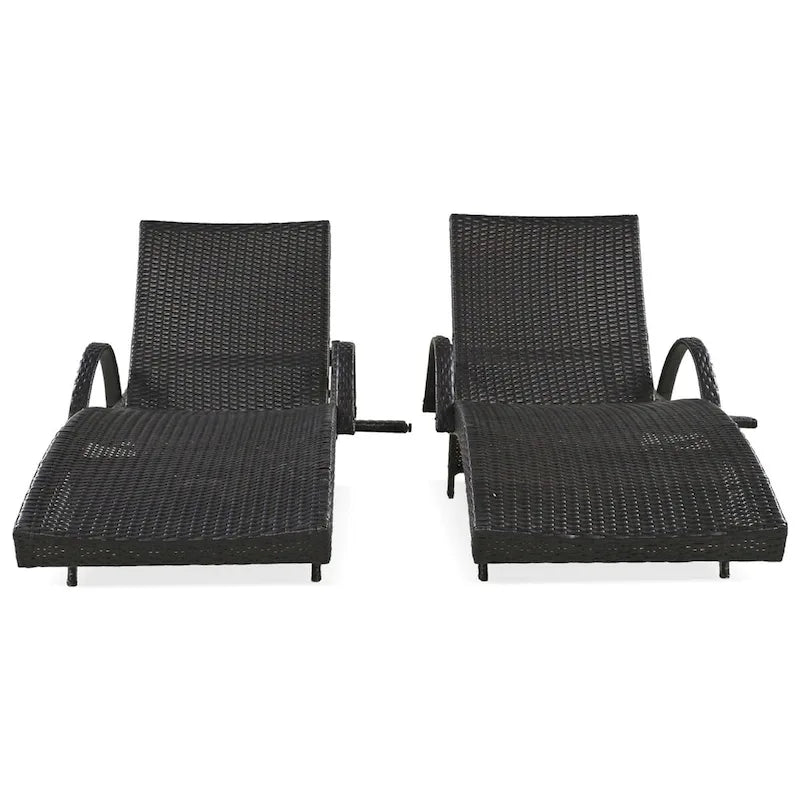 Ensemble de 2 chaises longues d'extérieur en résine tressée, fauteuil inclinable en rotin pour terrasse avec table d'appoint coulissante et dossier réglable.