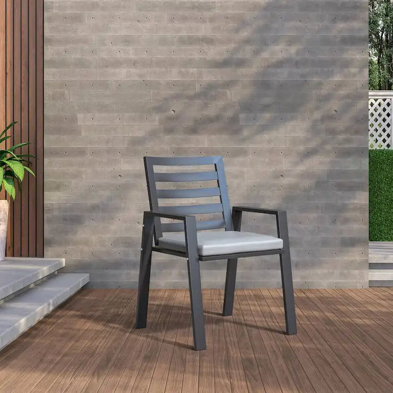 Ensemble de 2 fauteuils de jardin LeisureMod Chelsea en aluminium avec coussins - 34,84