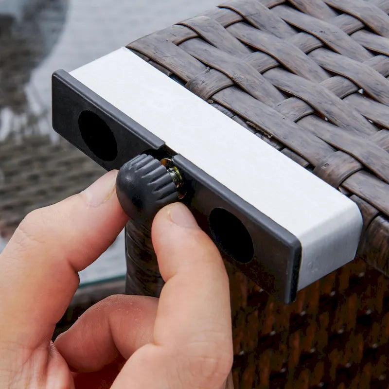 Ensemble de conversation Moasis 7 pièces pour patio, comprenant un canapé d'angle extérieur avec coussins et une table basse, idéal pour le jardin, le balcon ou la cour.