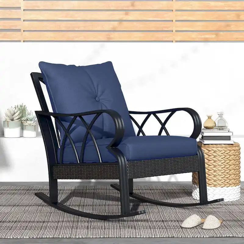 Fauteuil à bascule d'extérieur en osier, avec coussins rembourrés et accoudoirs