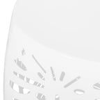 Table d'appoint ronde en métal pour terrasse, avec un design cylindrique ajouré, idéale pour l'intérieur et l'extérieur.