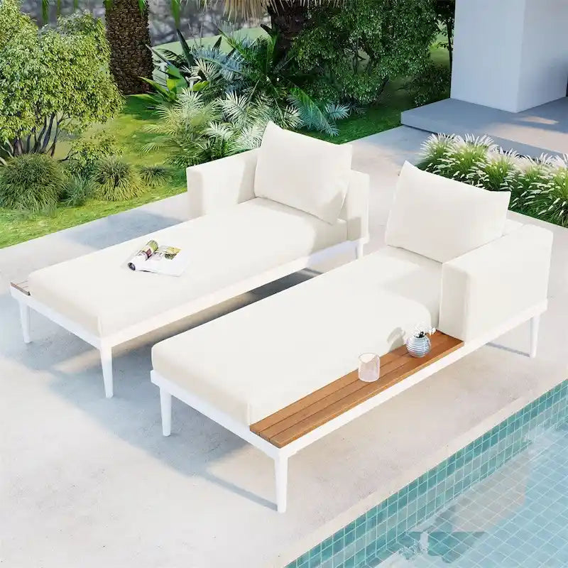 Lit de jour moderne en métal pour terrasse extérieure avec espaces latéraux recouverts de bois