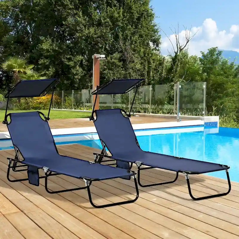 Ensemble de 2 chaises longues pliantes d'extérieur pour piscine et bronzage, avec auvent, dossier inclinable, structure en acier et poche latérale.
