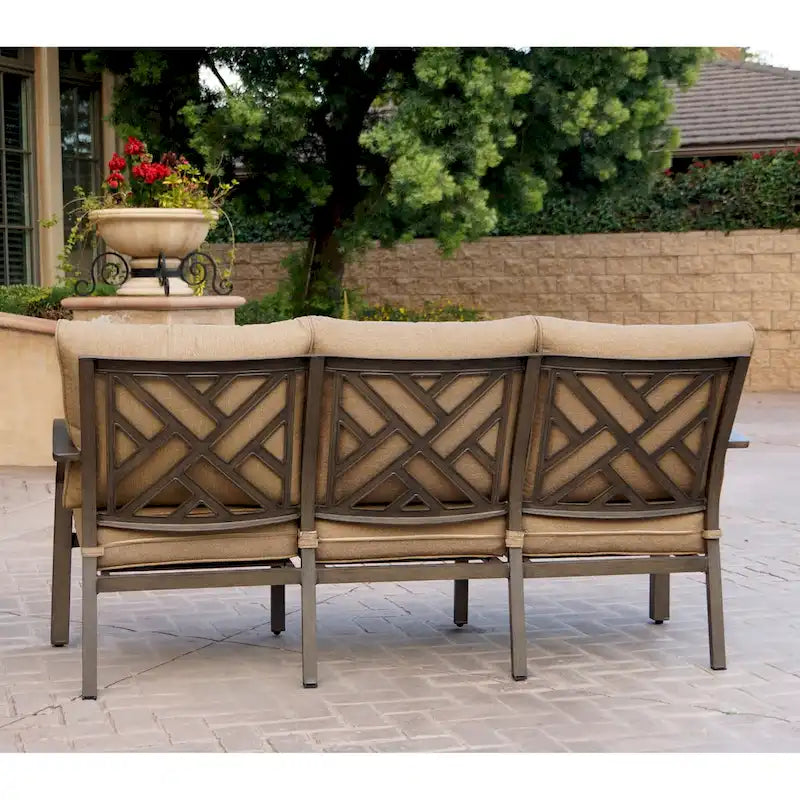Ensemble de conversation de patio Brooklyn 4 pièces avec coussins et table basse foyer rectangulaire au propane 32 x 50