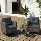 Ensemble de conversation extérieur 3 pièces avec fauteuil pivotant et coussins en rotin.