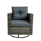 Ensemble de conversation extérieur 3 pièces avec fauteuil pivotant et coussins en rotin.