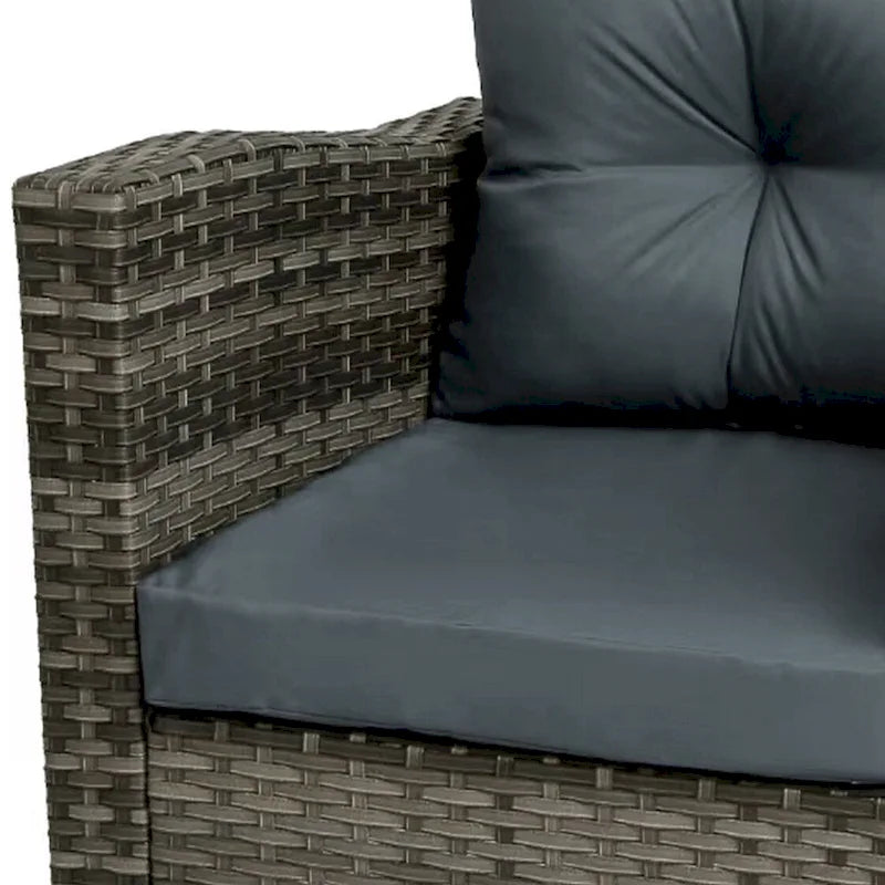 Ensemble de conversation extérieur 3 pièces avec fauteuil pivotant et coussins en rotin.